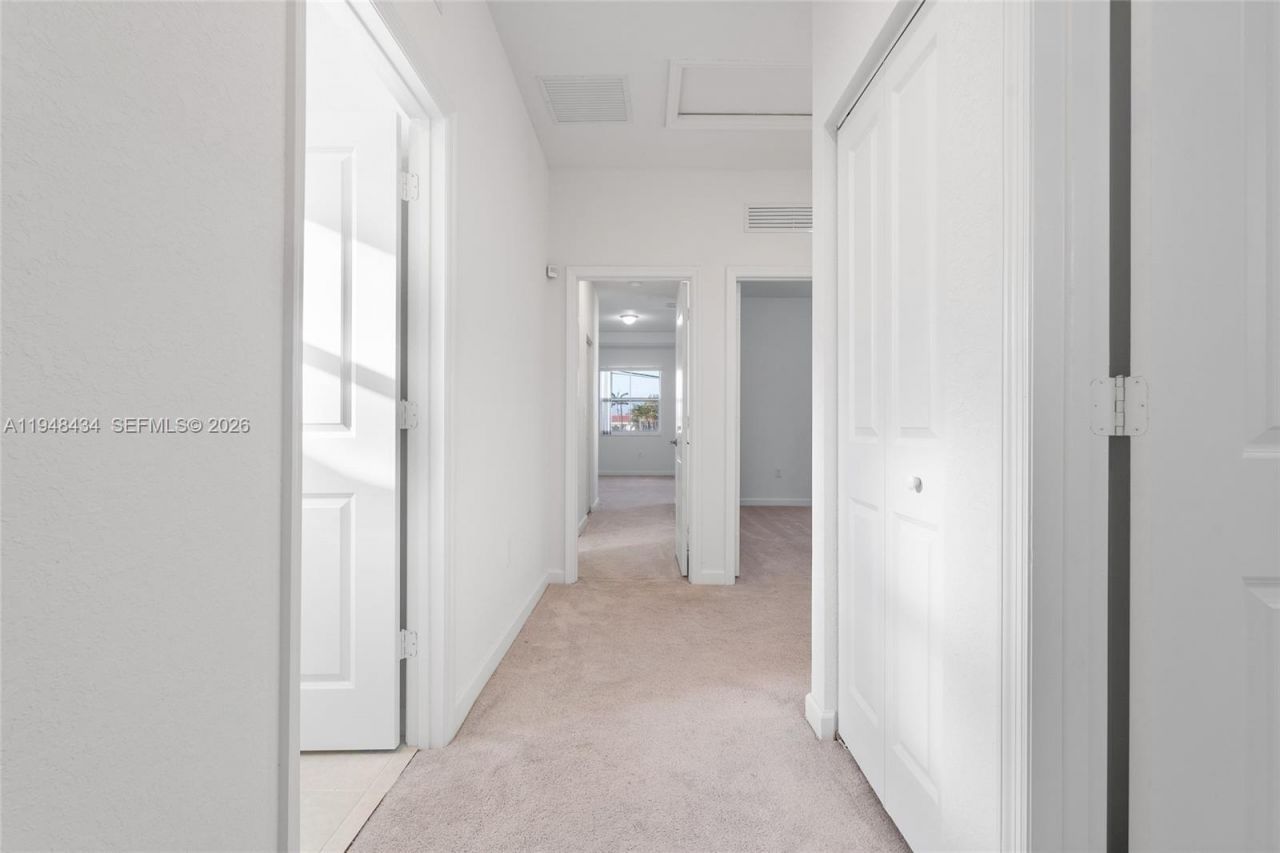 2405 NW 131st Cir , Miami, FL 33167 Photo