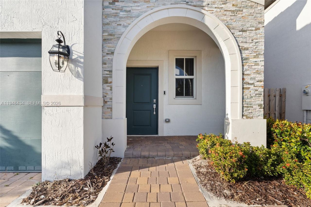 2405 NW 131st Cir , Miami, FL 33167 Photo