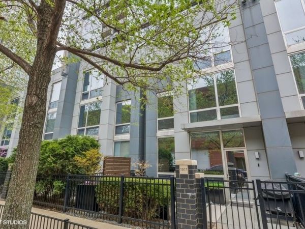 1917 S Calumet Avenue, Chicago, IL 60616