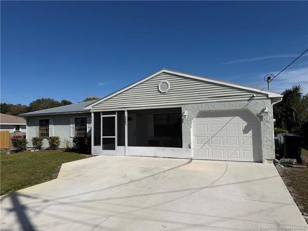 2401 SE Avalon Road, Port St Lucie, FL 34952