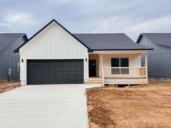 230 Sylvan Rd, Columbus, MS 39702