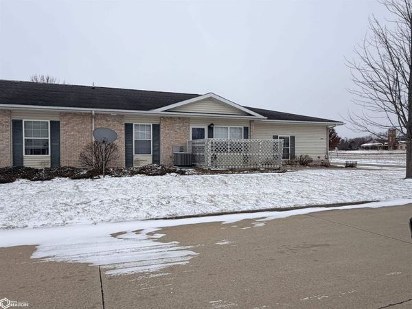 2902 W Jefferson Avenue, Unit D, Fairfield, IA 52556