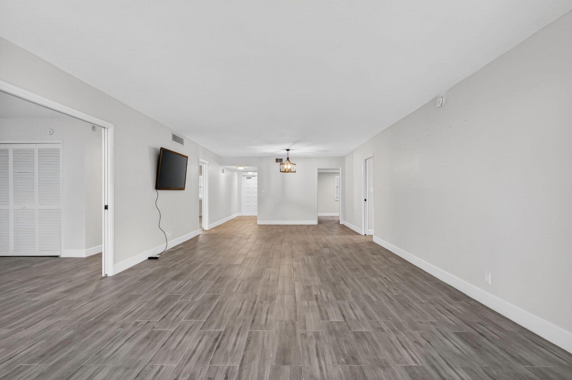 545 Oaks Lane, Unit 409, Pompano Beach, FL 33069 Photo