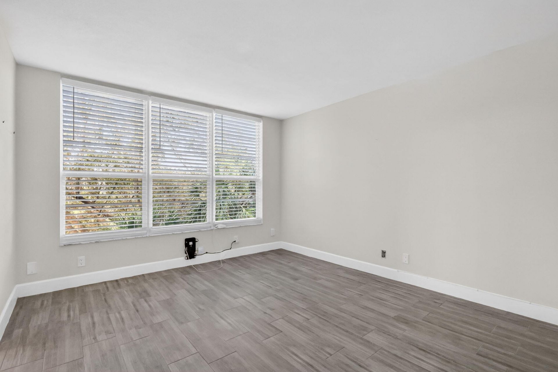 545 Oaks Lane, Unit 409, Pompano Beach, FL 33069 Photo