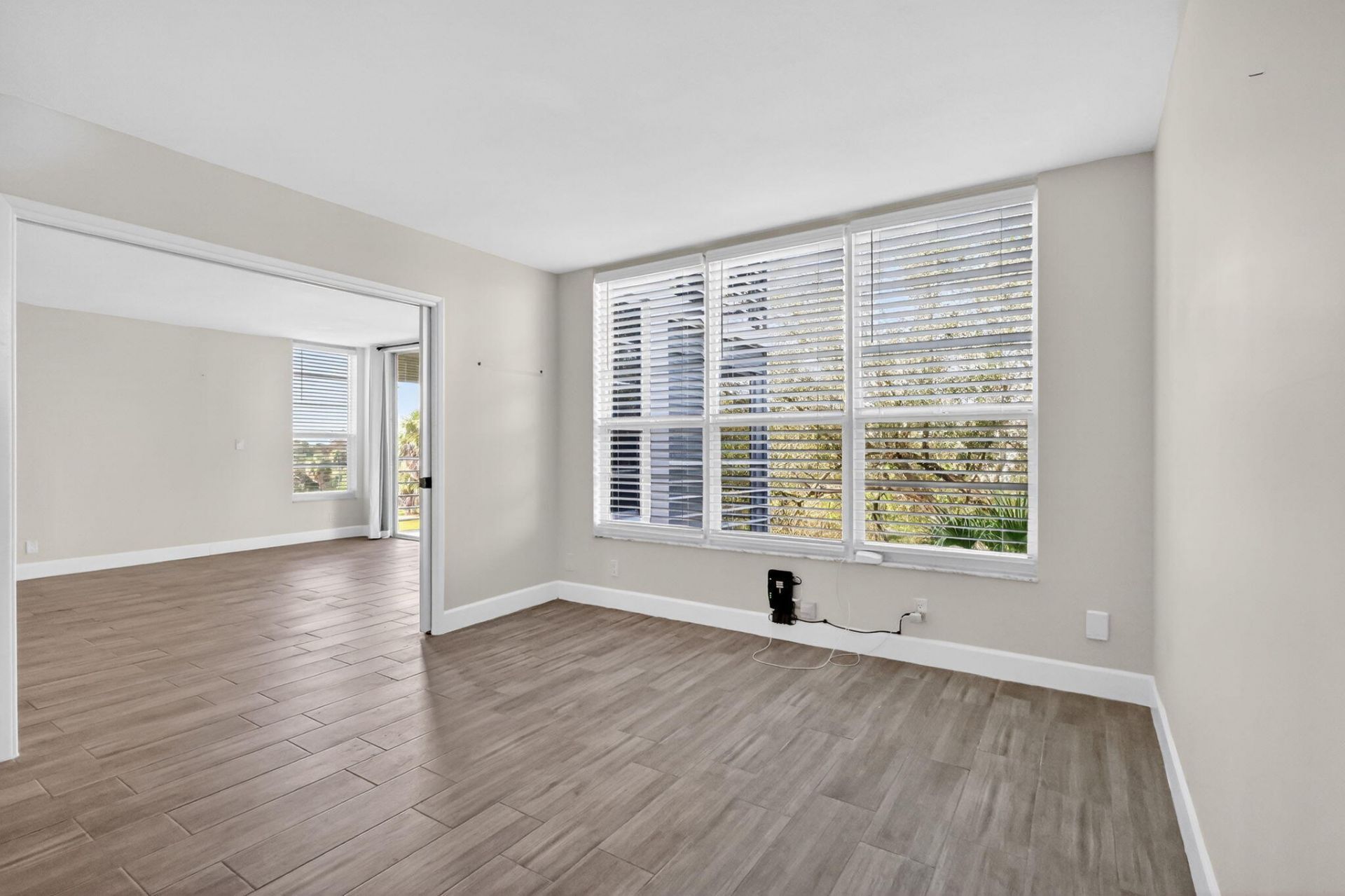 545 Oaks Lane, Unit 409, Pompano Beach, FL 33069 Photo