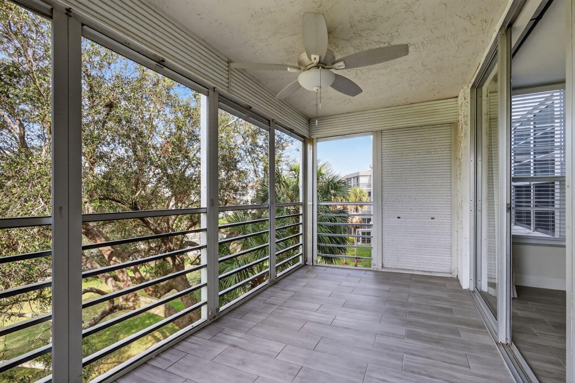 545 Oaks Lane, Unit 409, Pompano Beach, FL 33069 Photo