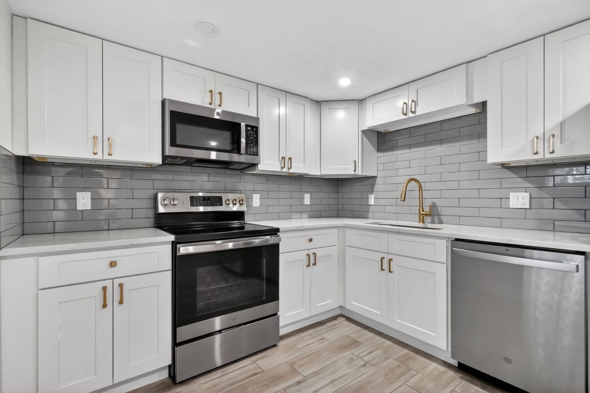 545 Oaks Lane, Unit 409, Pompano Beach, FL 33069 Photo