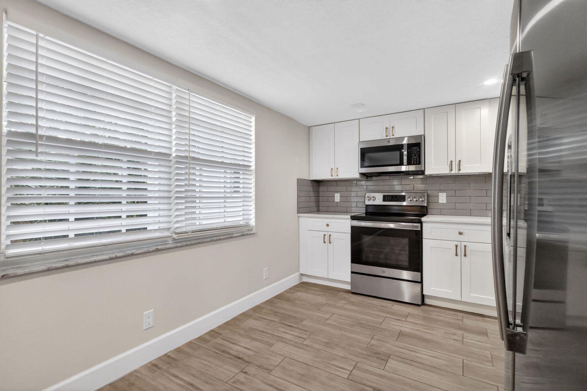 545 Oaks Lane, Unit 409, Pompano Beach, FL 33069 Photo