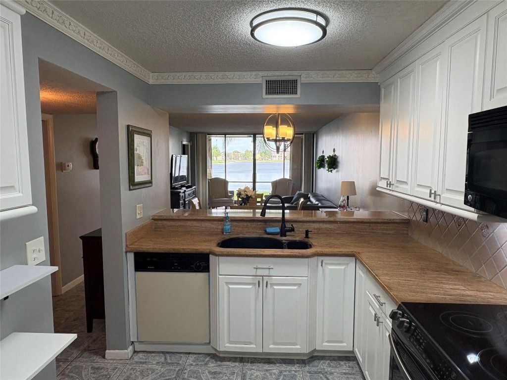 6207 Coral Lake Drive, Unit 107, Pompano Beach, FL 33063 Photo