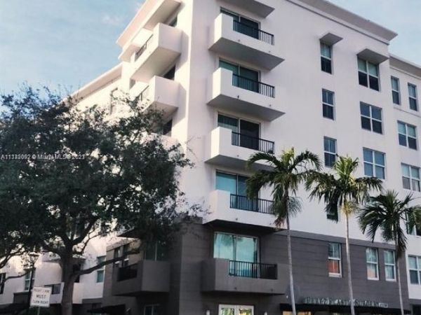 2401 NE 65th St, Unit 608, Fort Lauderdale, FL 33308