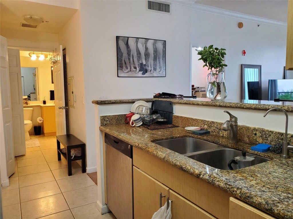 2401 NE 65th Street, Unit 608, Fort Lauderdale, FL 33308 Photo