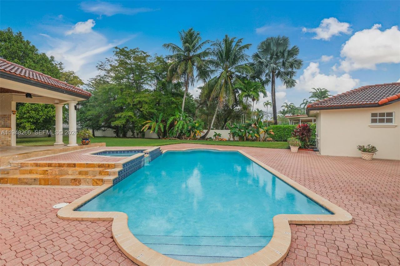 10261 SW 58th St, Miami, FL 33173 Photo