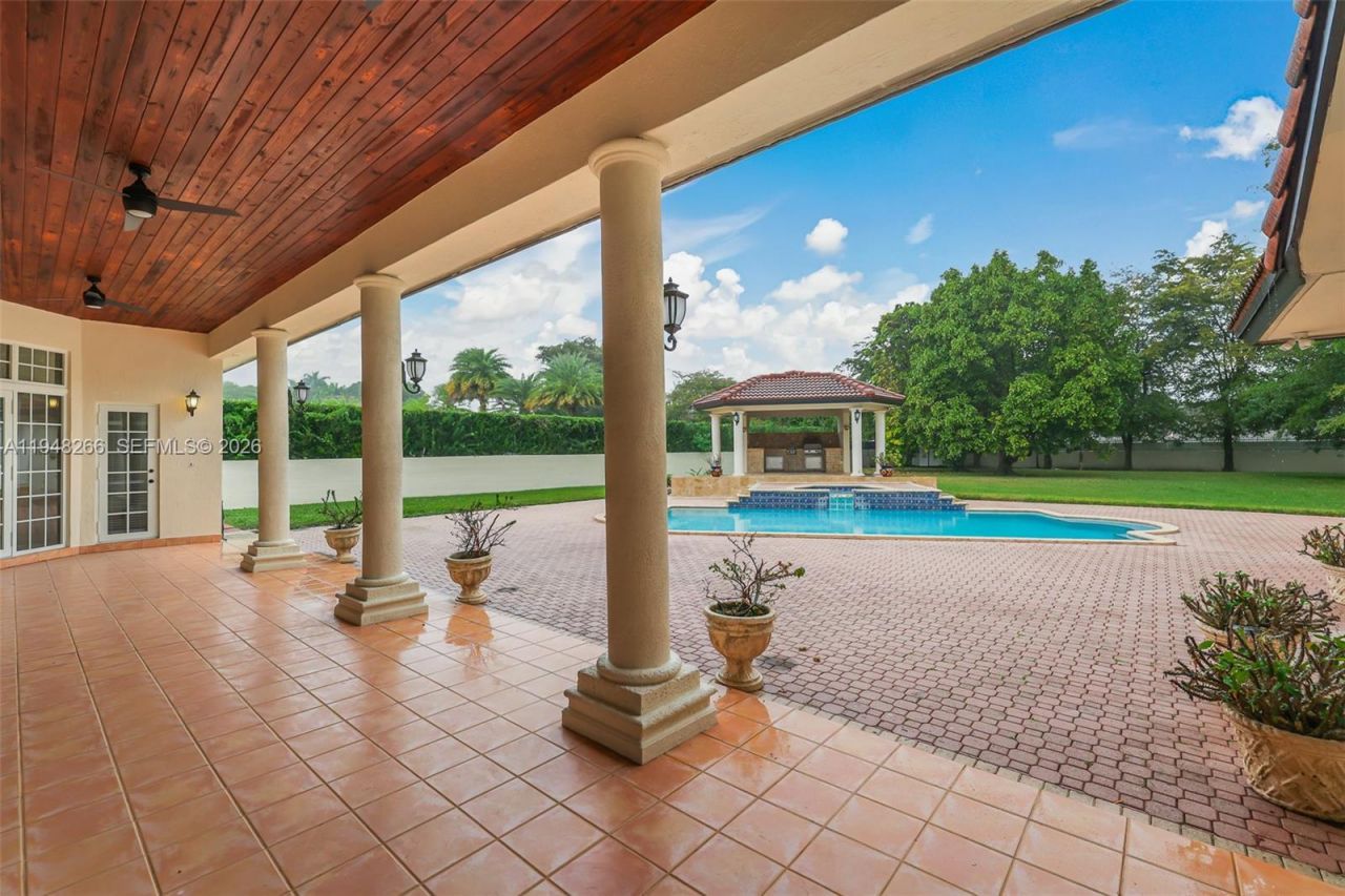 10261 SW 58th St, Miami, FL 33173 Photo