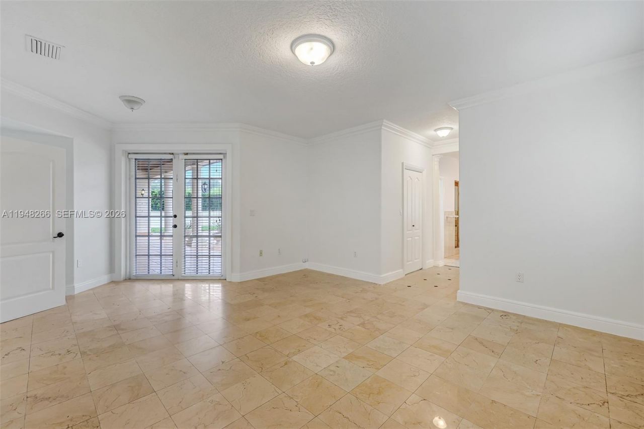 10261 SW 58th St, Miami, FL 33173 Photo