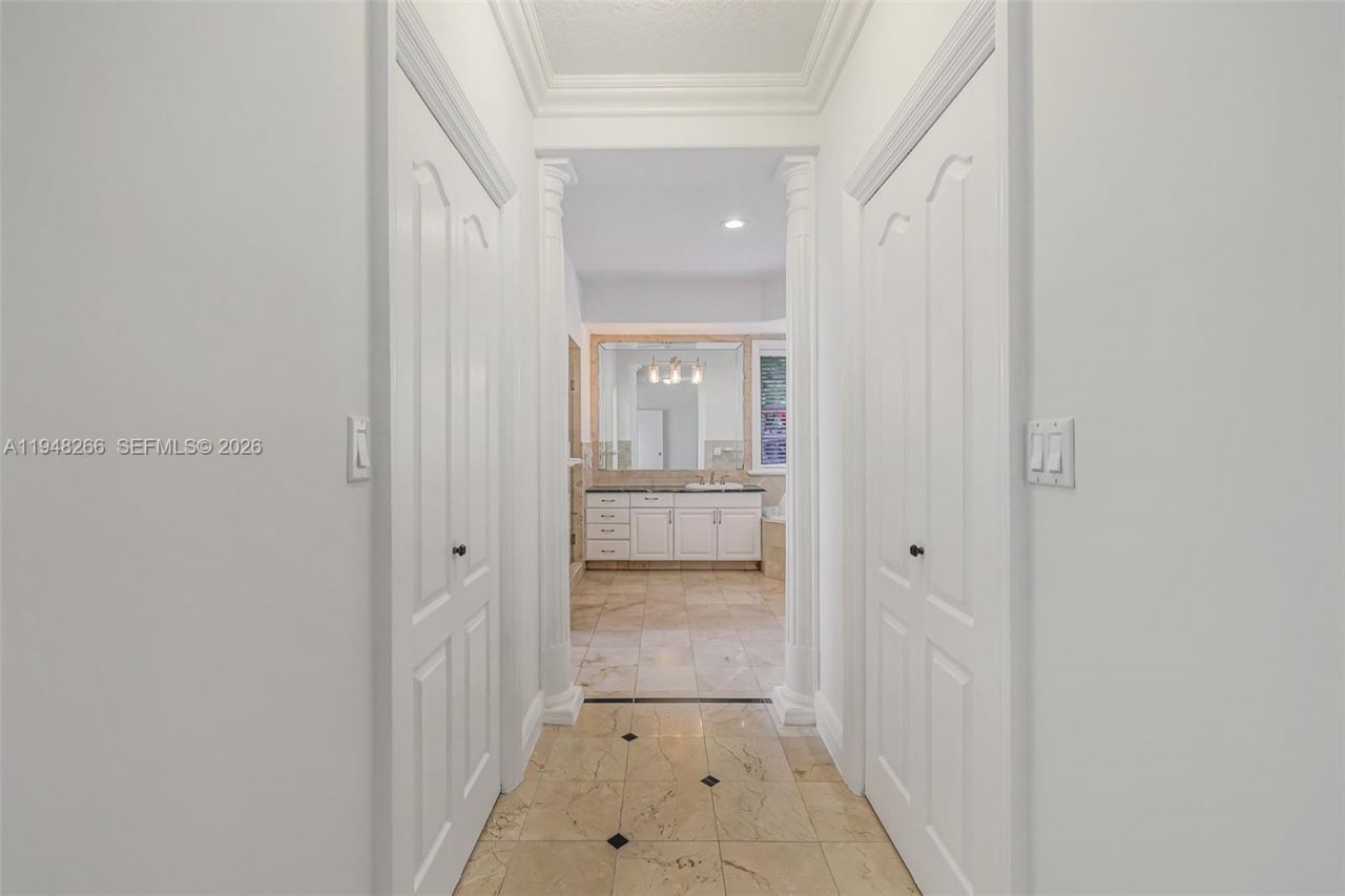 10261 SW 58th St, Miami, FL 33173 Photo