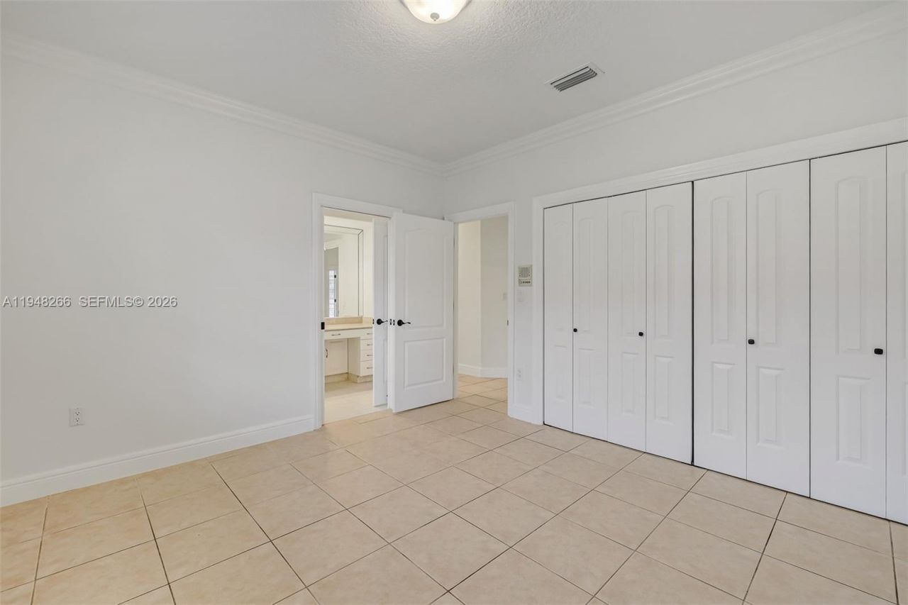 10261 SW 58th St, Miami, FL 33173 Photo