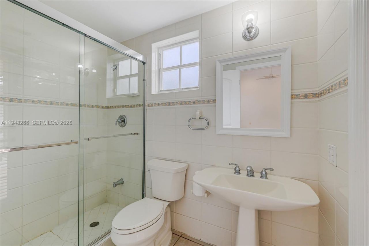 10261 SW 58th St, Miami, FL 33173 Photo