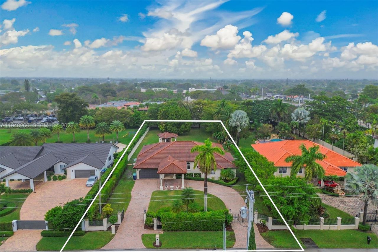 10261 SW 58th St, Miami, FL 33173 Photo