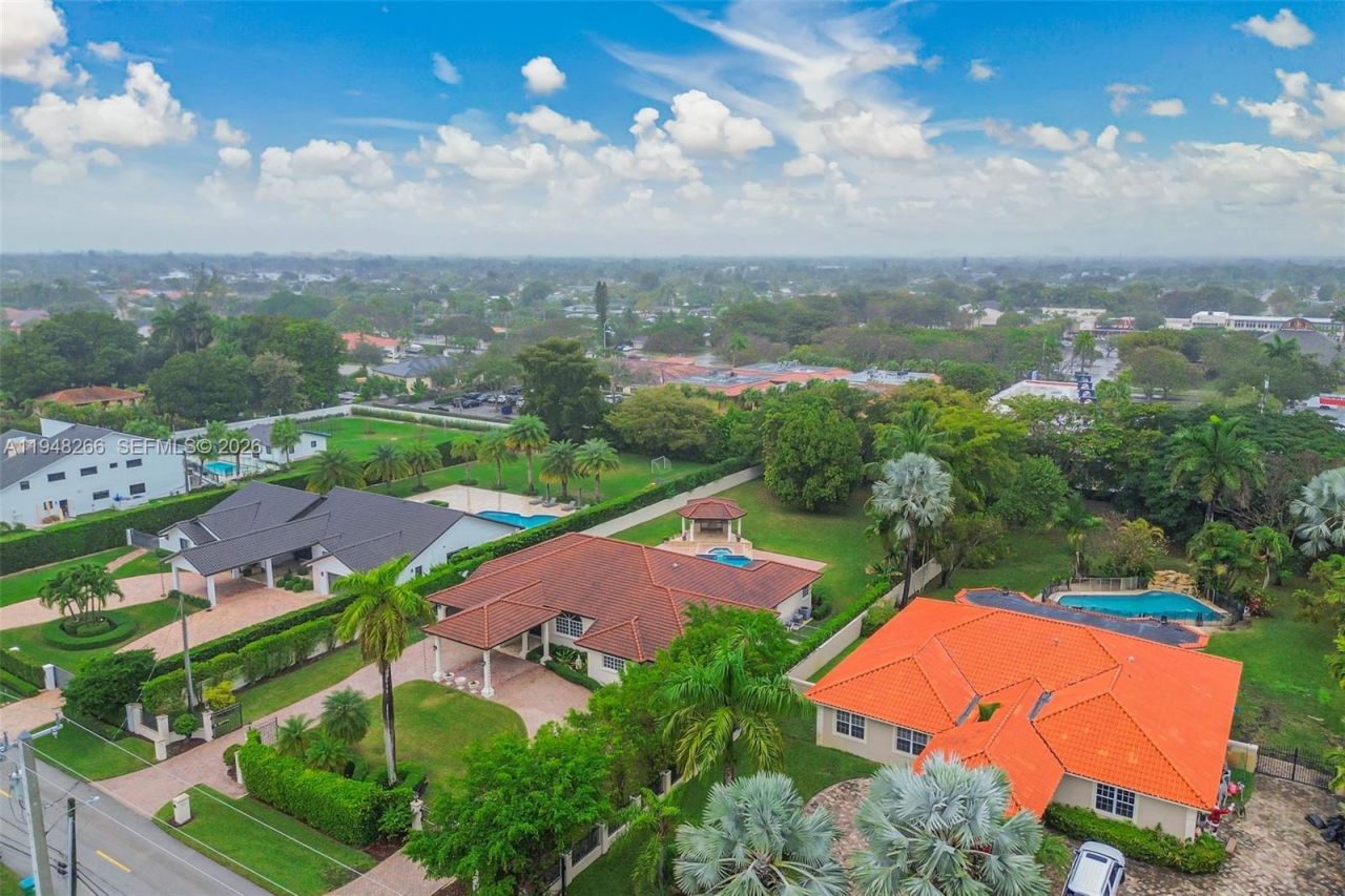 10261 SW 58th St, Miami, FL 33173 Photo