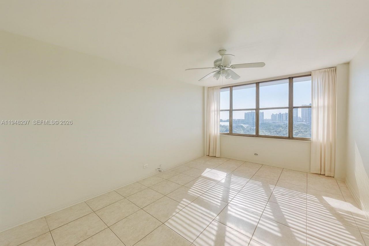 7441 Wayne Ave, Unit 8P, Miami Beach, FL 33141 Photo