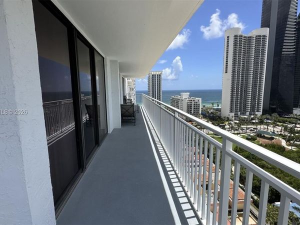 210 174th St, Unit 1909, Sunny Isles Beach, FL 33160