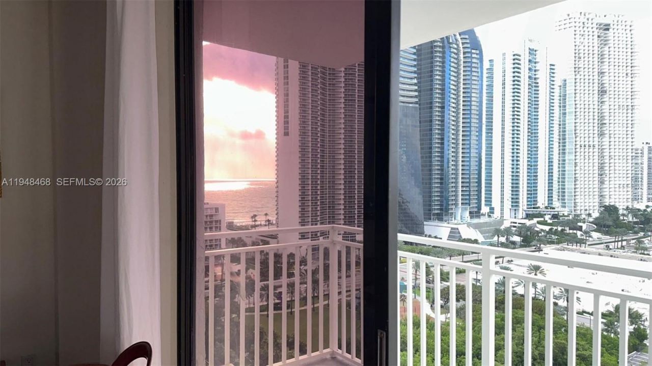 210 174th St, Unit 1909, Sunny Isles Beach, FL 33160 Photo