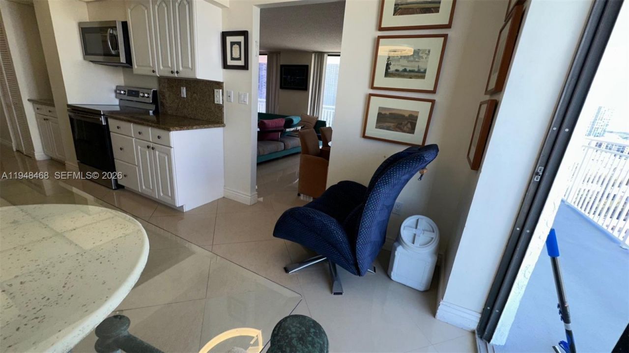 210 174th St, Unit 1909, Sunny Isles Beach, FL 33160 Photo