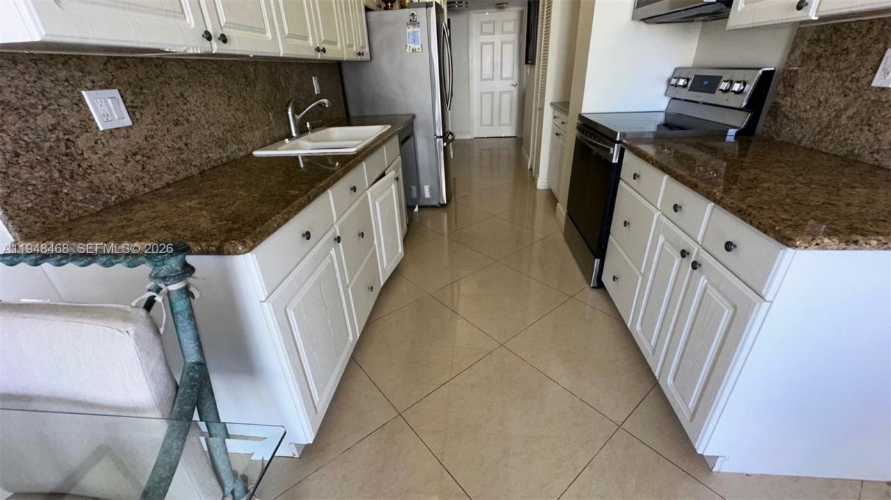 210 174th St, Unit 1909, Sunny Isles Beach, FL 33160 Photo