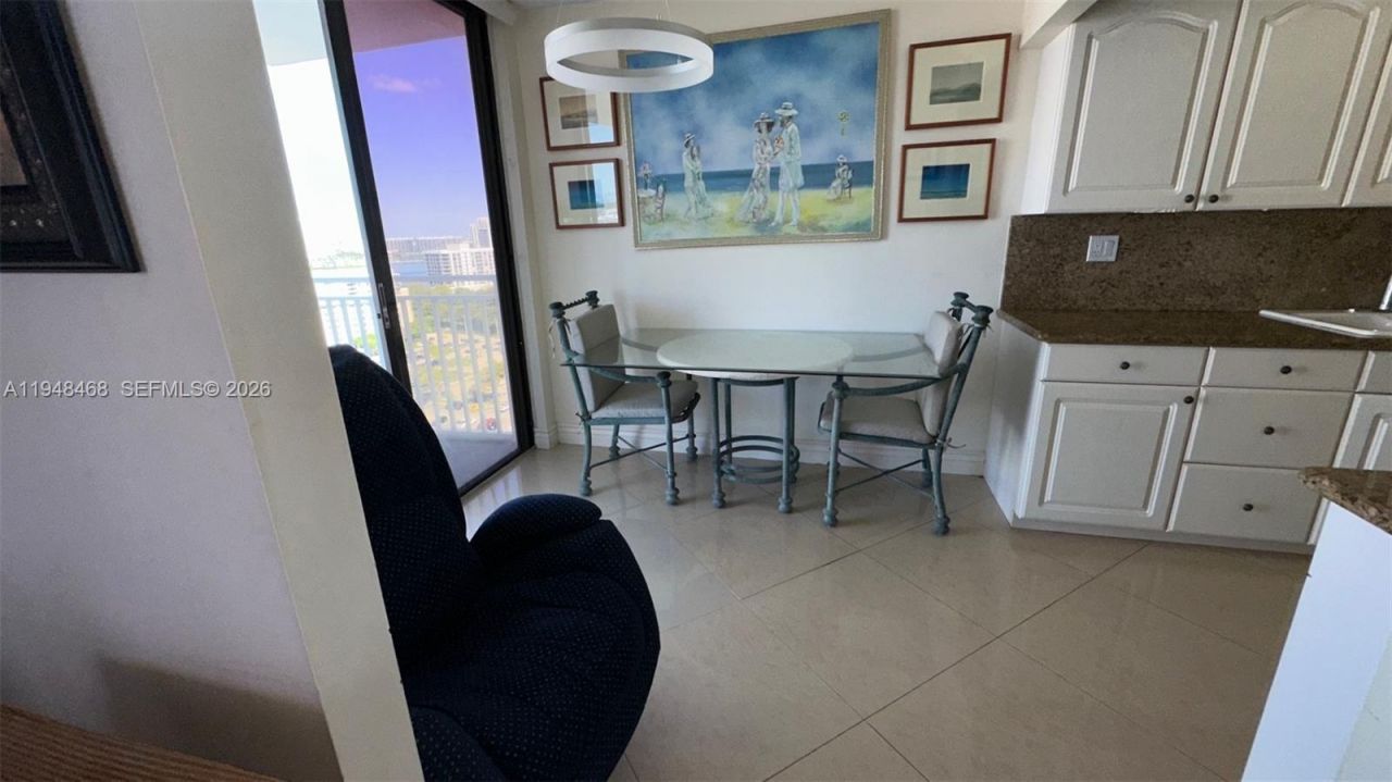 210 174th St, Unit 1909, Sunny Isles Beach, FL 33160 Photo