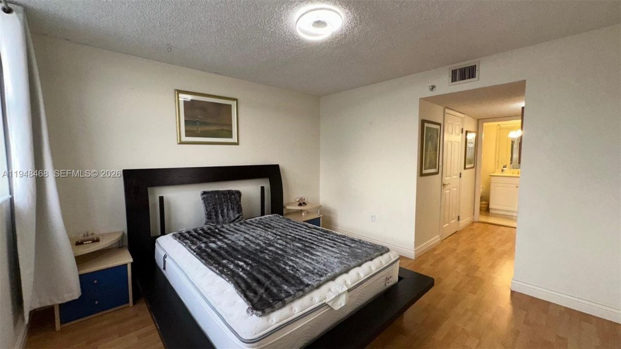 210 174th St, Unit 1909, Sunny Isles Beach, FL 33160 Photo