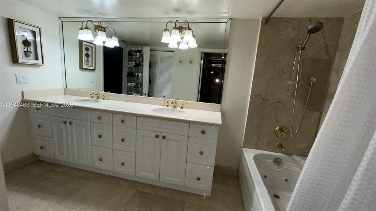 210 174th St, Unit 1909, Sunny Isles Beach, FL 33160 Photo