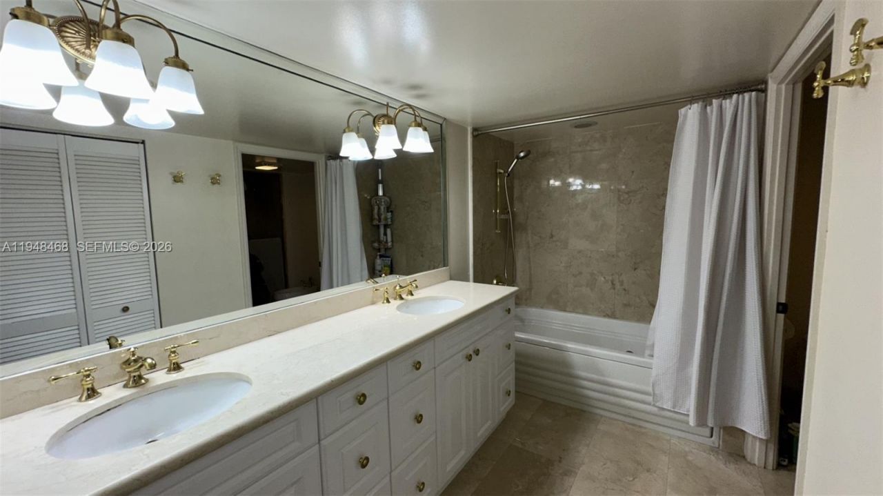 210 174th St, Unit 1909, Sunny Isles Beach, FL 33160 Photo