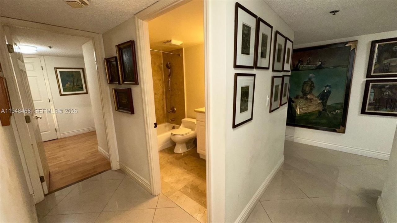 210 174th St, Unit 1909, Sunny Isles Beach, FL 33160 Photo