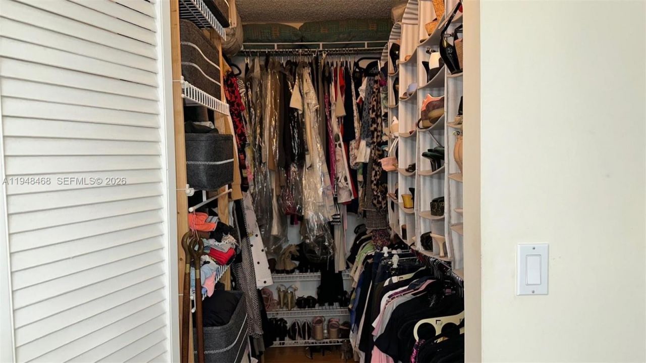 210 174th St, Unit 1909, Sunny Isles Beach, FL 33160 Photo