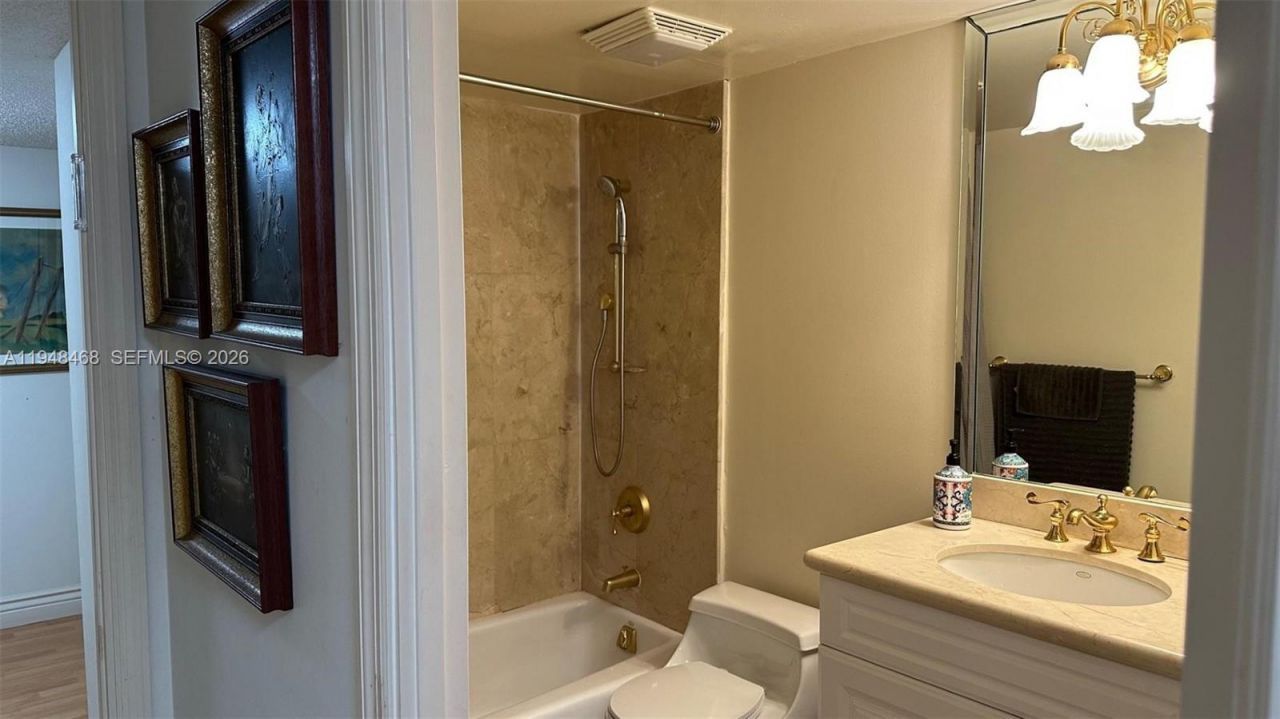 210 174th St, Unit 1909, Sunny Isles Beach, FL 33160 Photo