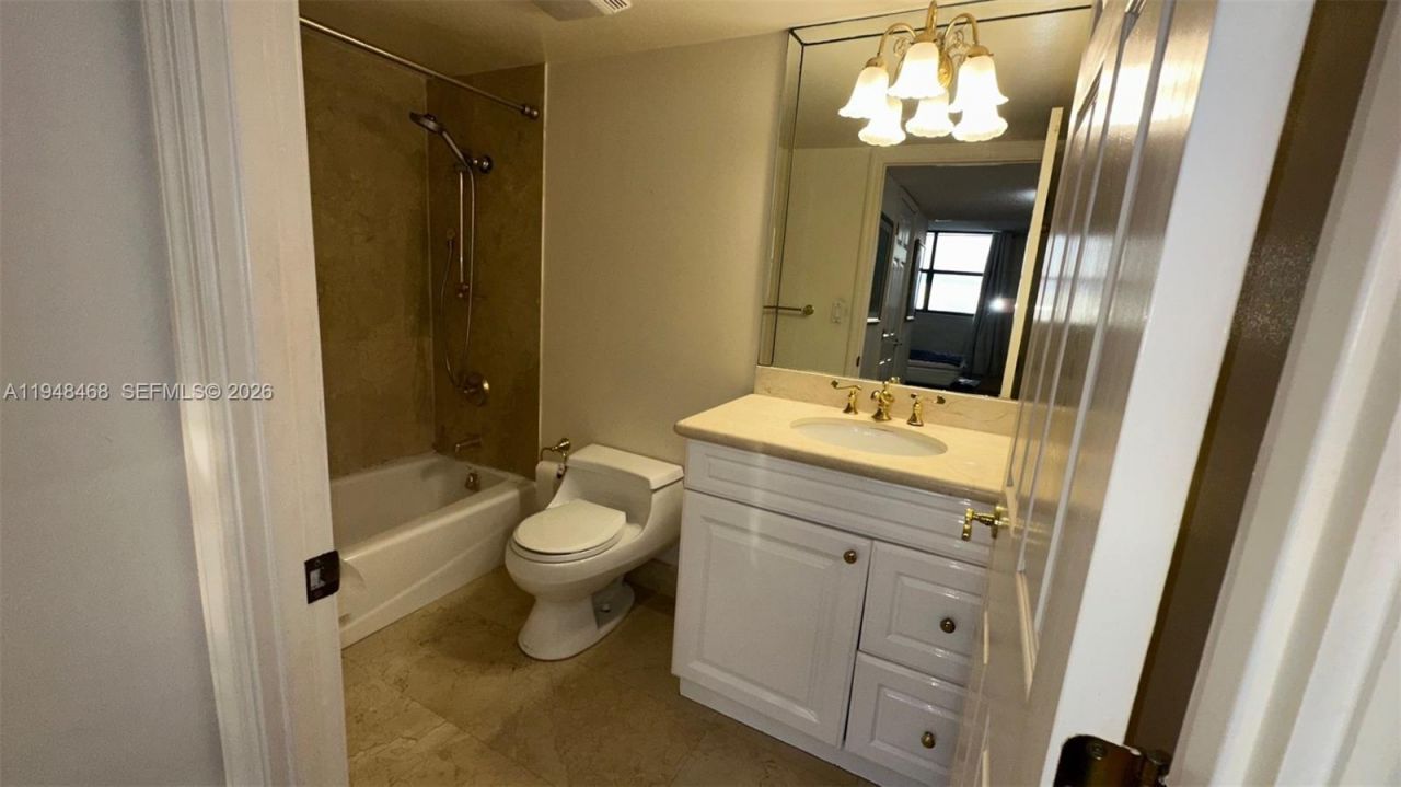 210 174th St, Unit 1909, Sunny Isles Beach, FL 33160 Photo