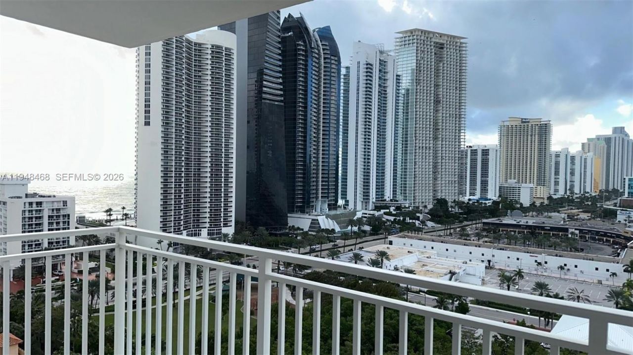 210 174th St, Unit 1909, Sunny Isles Beach, FL 33160 Photo