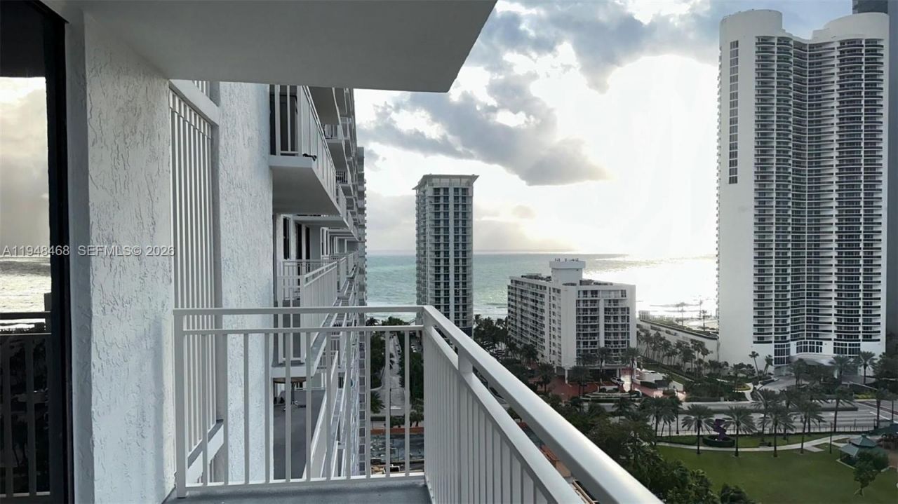 210 174th St, Unit 1909, Sunny Isles Beach, FL 33160 Photo