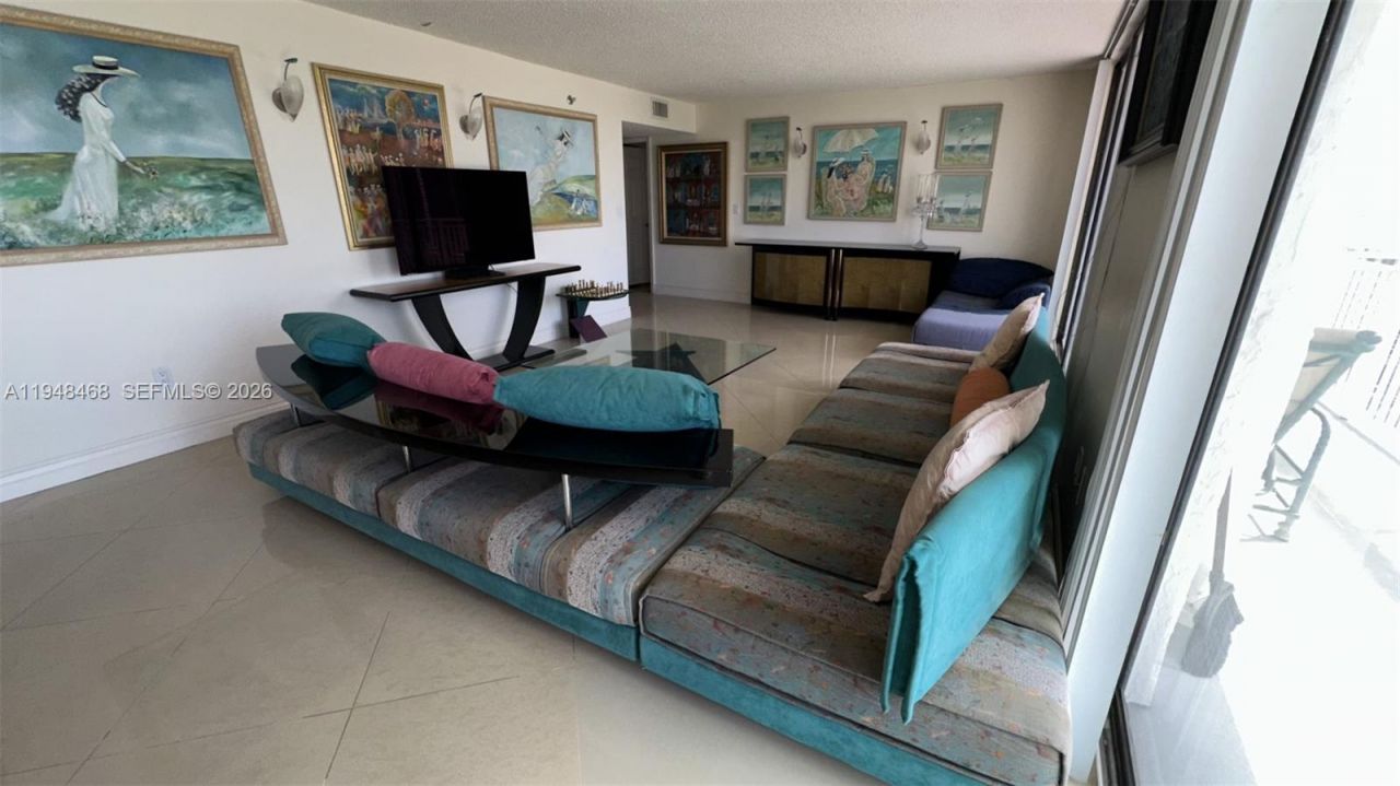 210 174th St, Unit 1909, Sunny Isles Beach, FL 33160 Photo