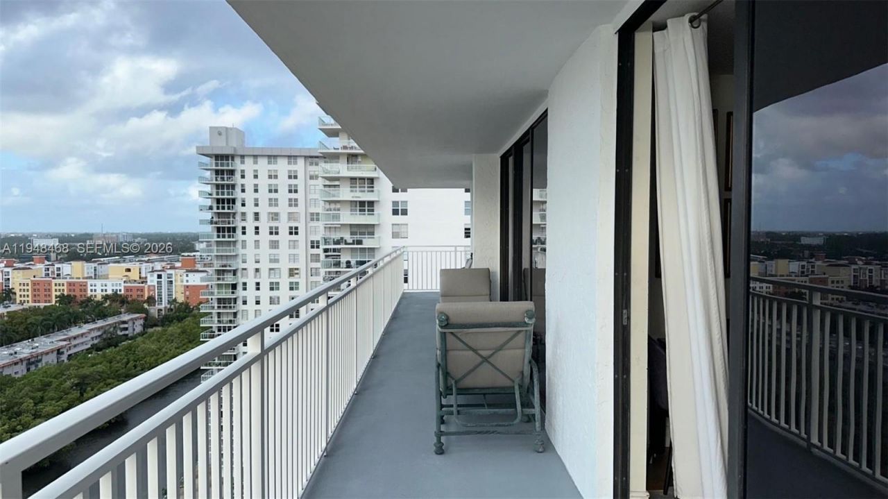 210 174th St, Unit 1909, Sunny Isles Beach, FL 33160 Photo