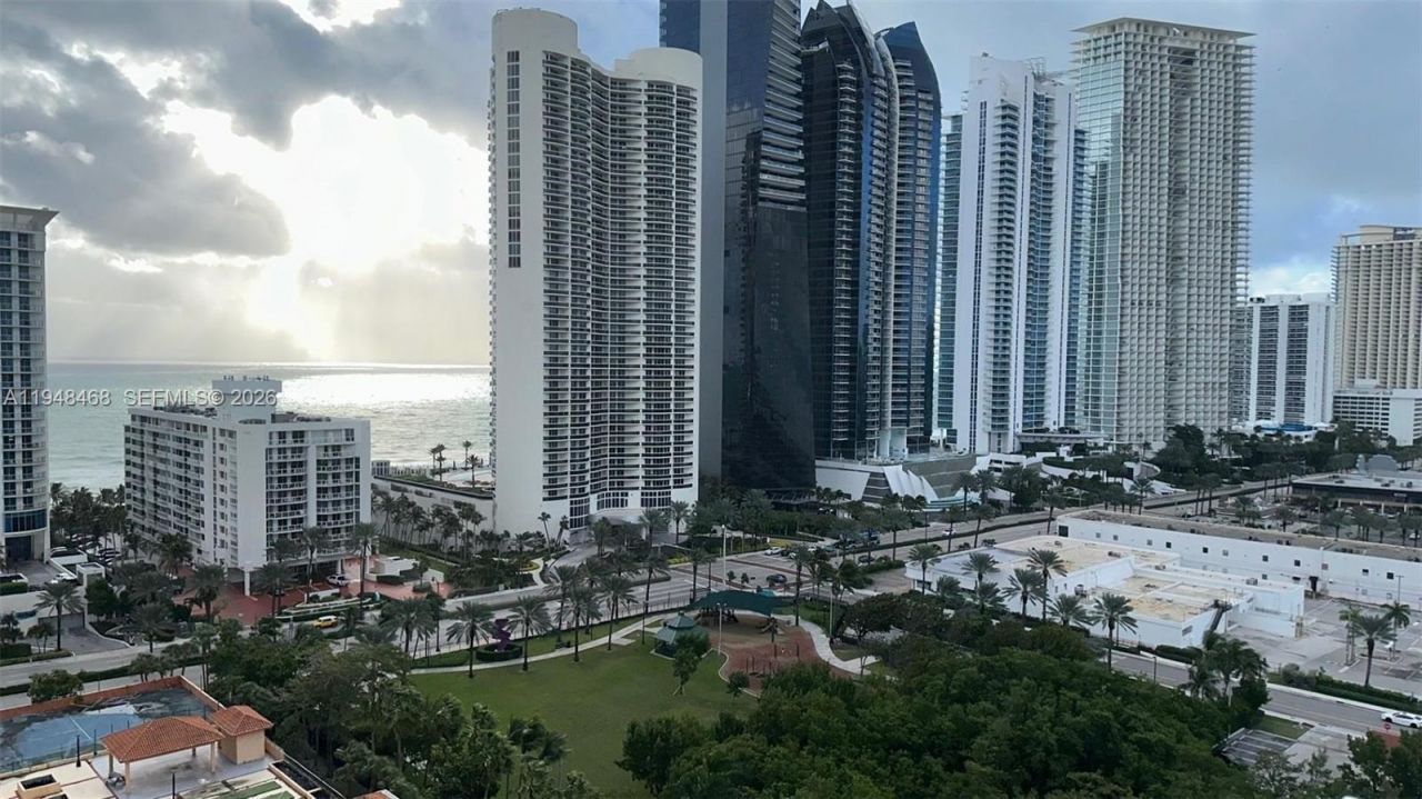210 174th St, Unit 1909, Sunny Isles Beach, FL 33160 Photo