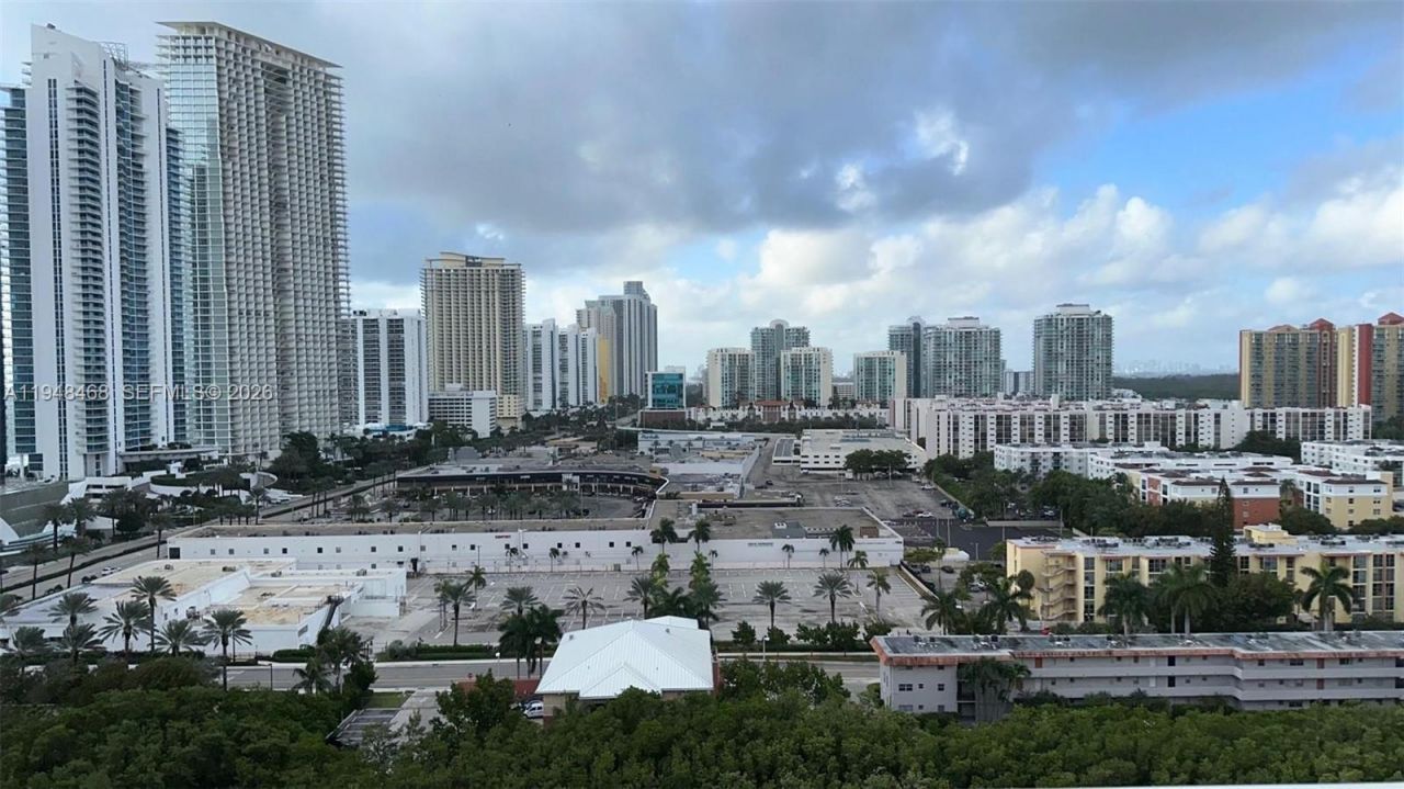 210 174th St, Unit 1909, Sunny Isles Beach, FL 33160 Photo