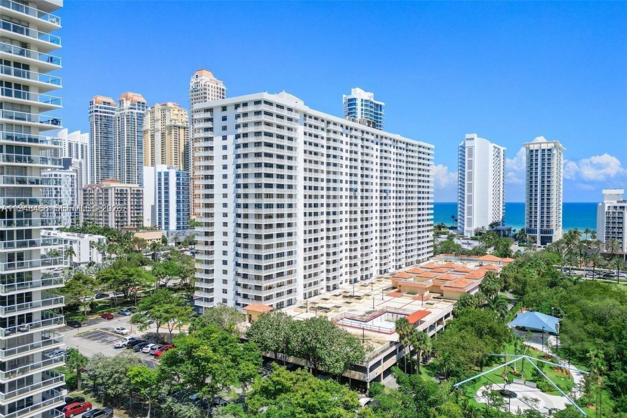 210 174th St, Unit 1909, Sunny Isles Beach, FL 33160 Photo