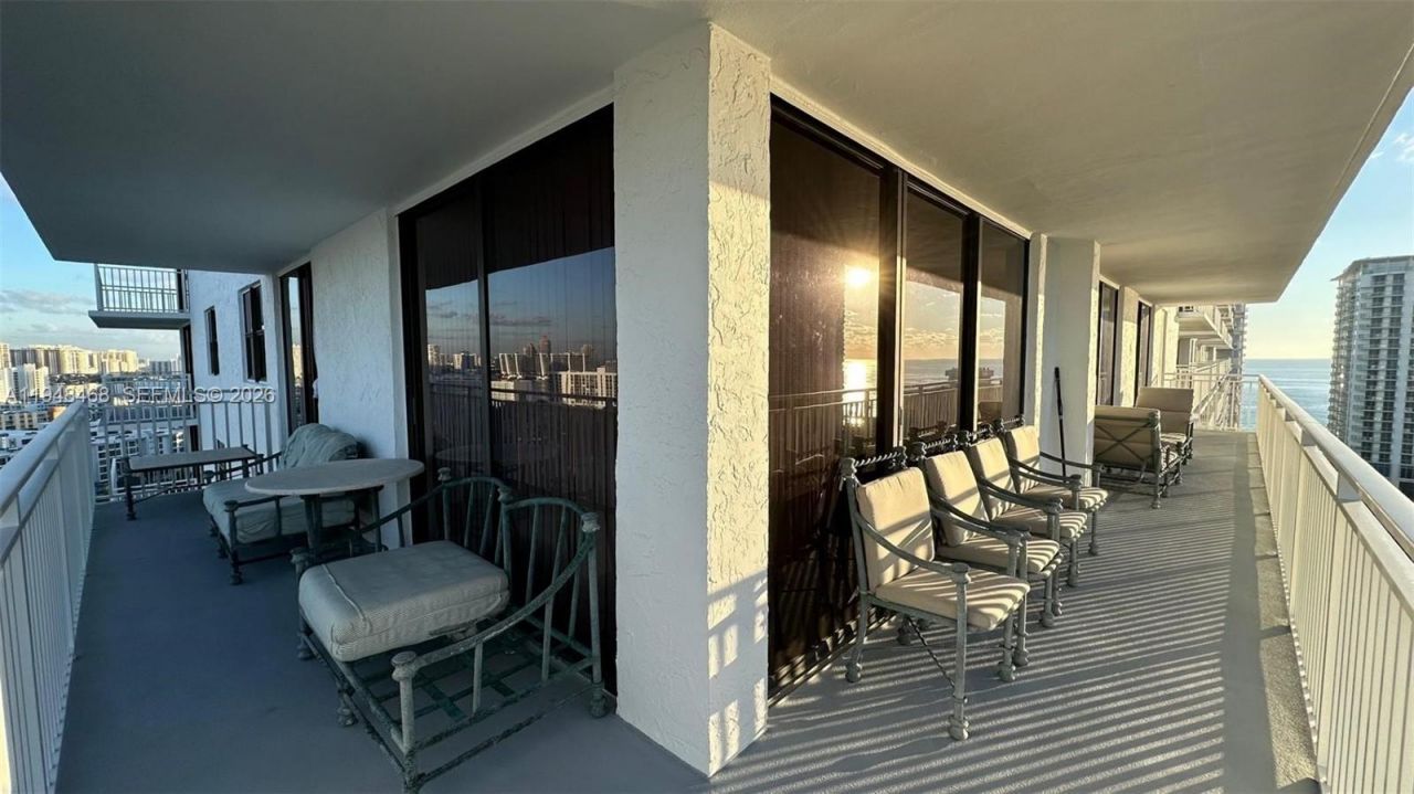 210 174th St, Unit 1909, Sunny Isles Beach, FL 33160 Photo