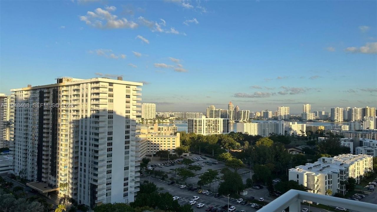 210 174th St, Unit 1909, Sunny Isles Beach, FL 33160 Photo