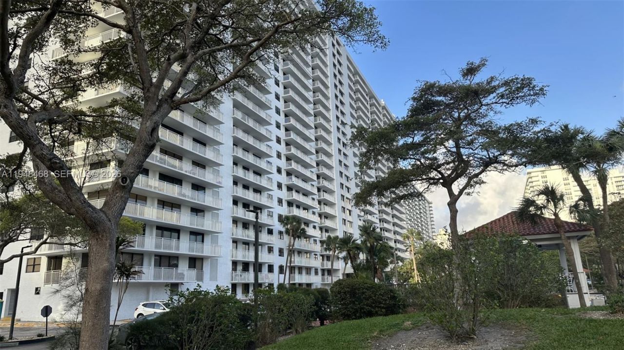 210 174th St, Unit 1909, Sunny Isles Beach, FL 33160 Photo