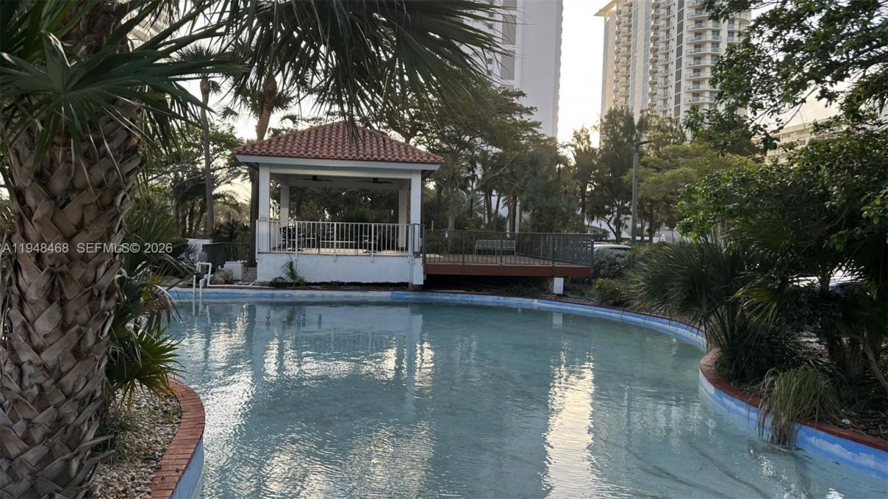 210 174th St, Unit 1909, Sunny Isles Beach, FL 33160 Photo