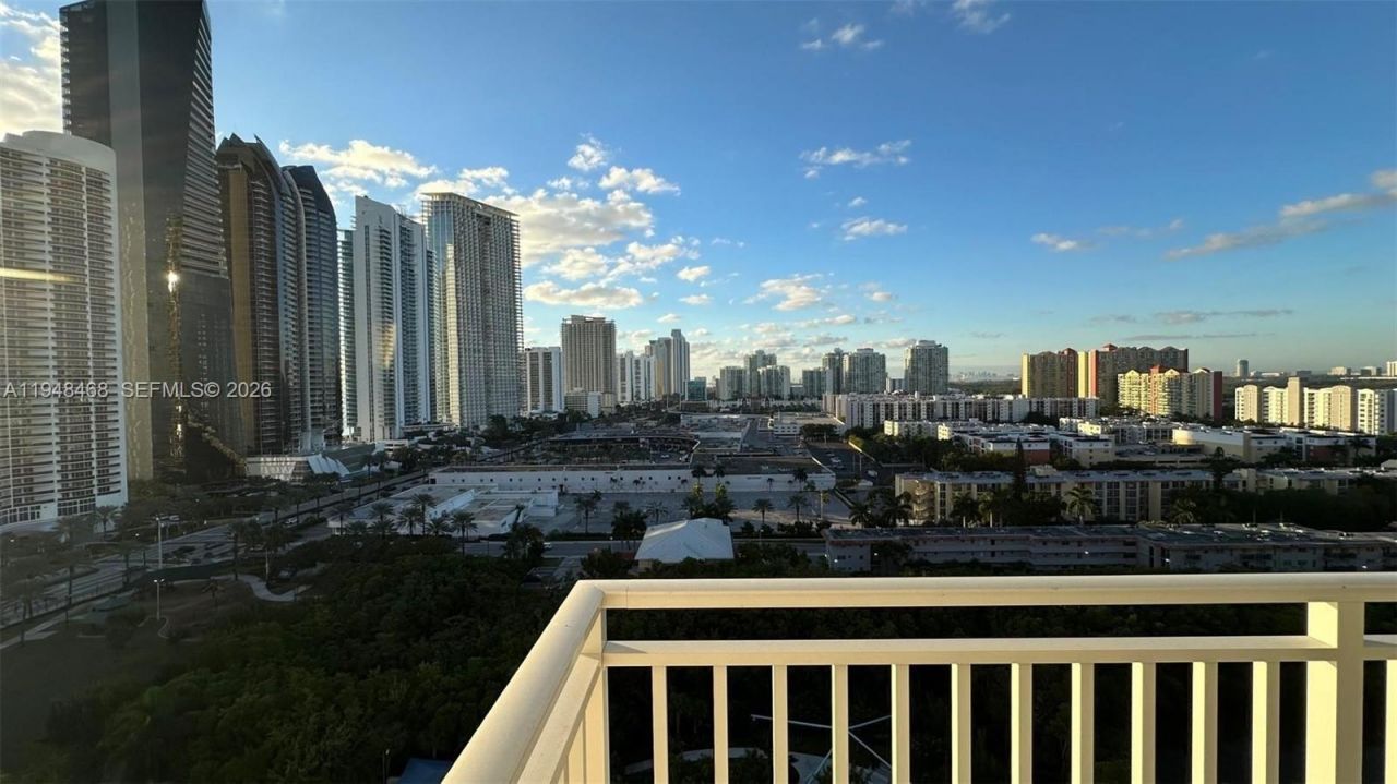210 174th St, Unit 1909, Sunny Isles Beach, FL 33160 Photo