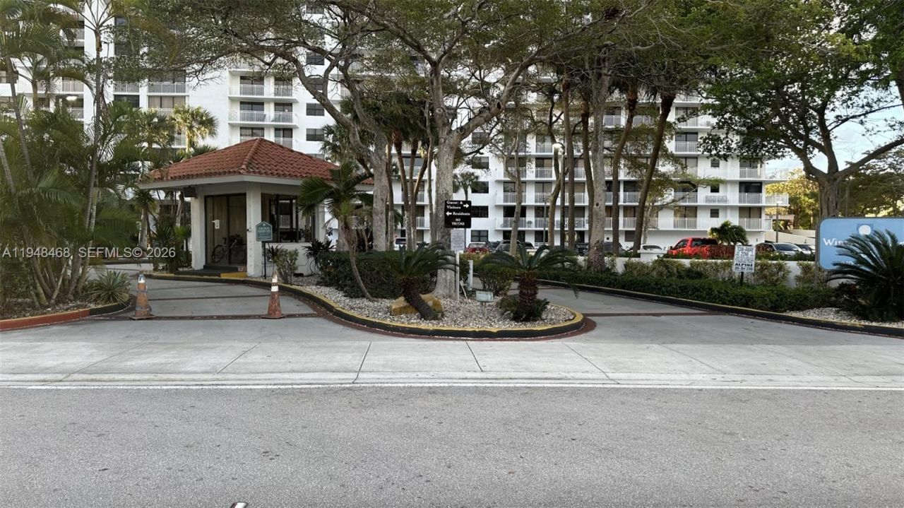 210 174th St, Unit 1909, Sunny Isles Beach, FL 33160 Photo