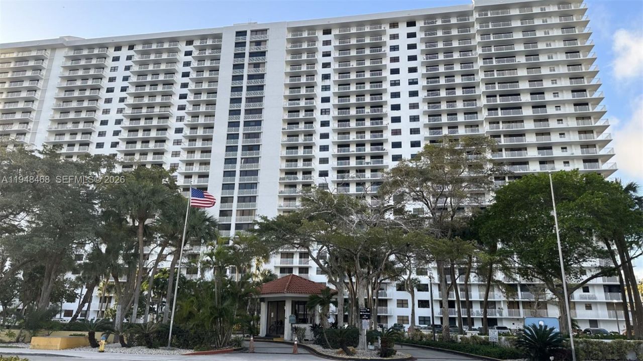 210 174th St, Unit 1909, Sunny Isles Beach, FL 33160 Photo